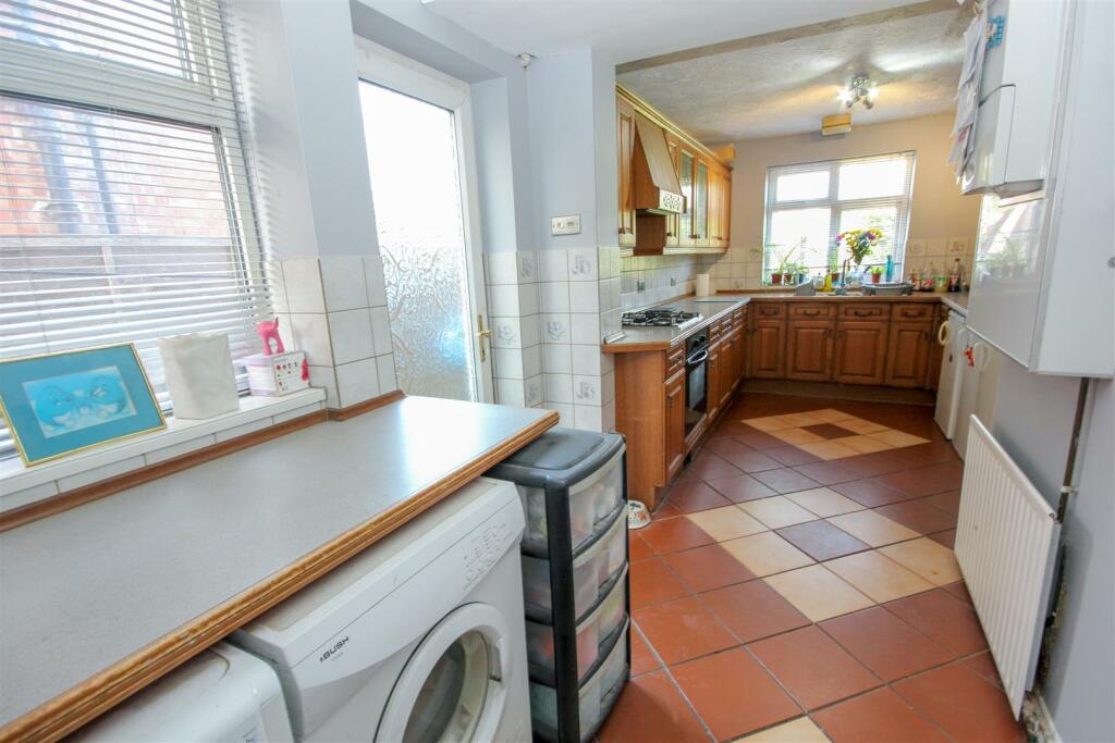 Kitchen1.jpg