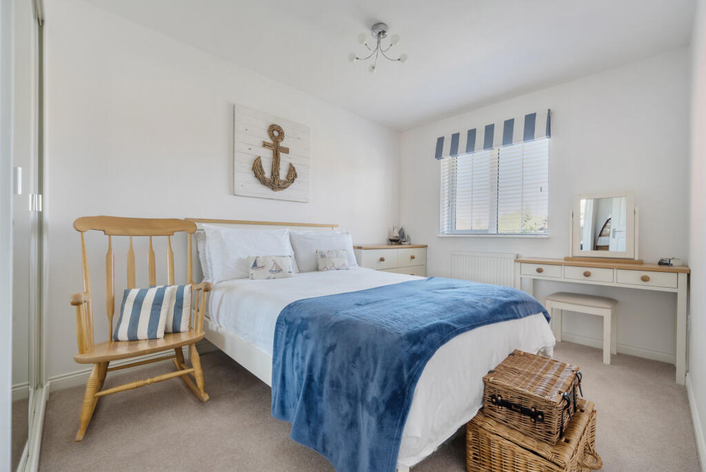 1290873-9-682498b...