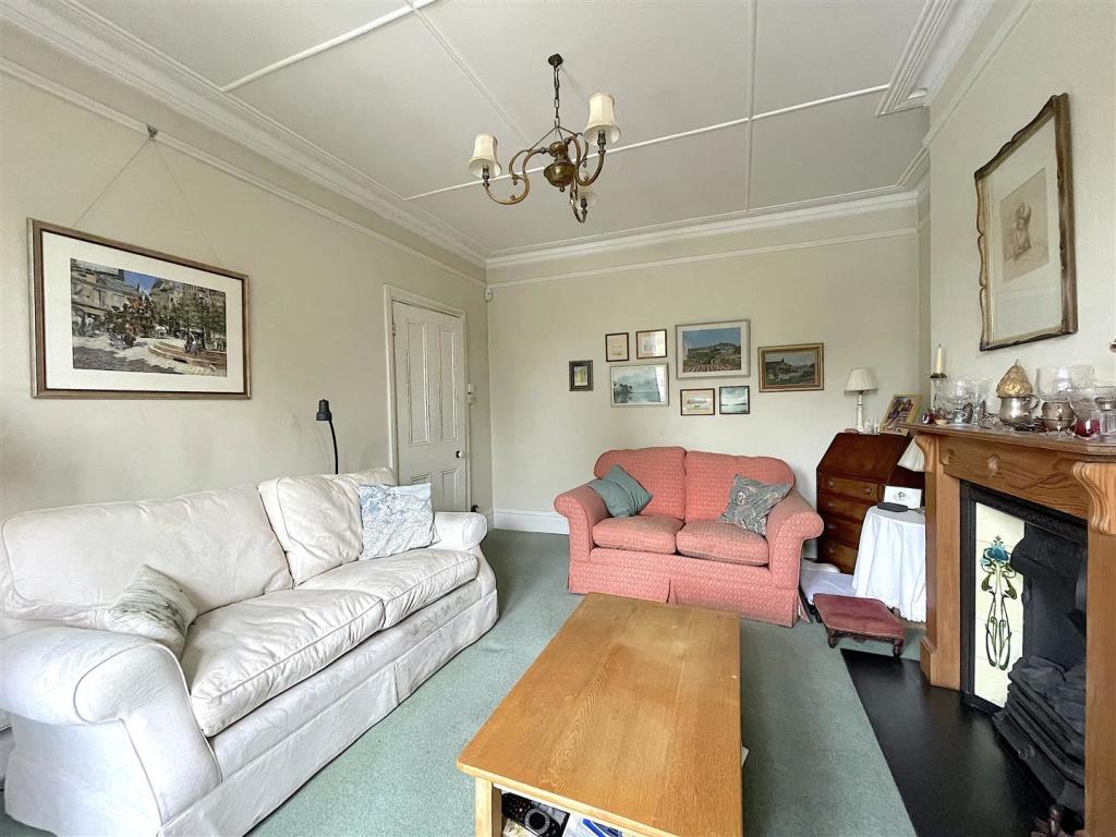 Living Room (3).jpeg
