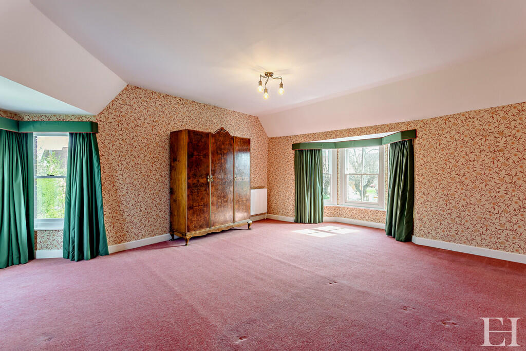 8642632-interiorW...