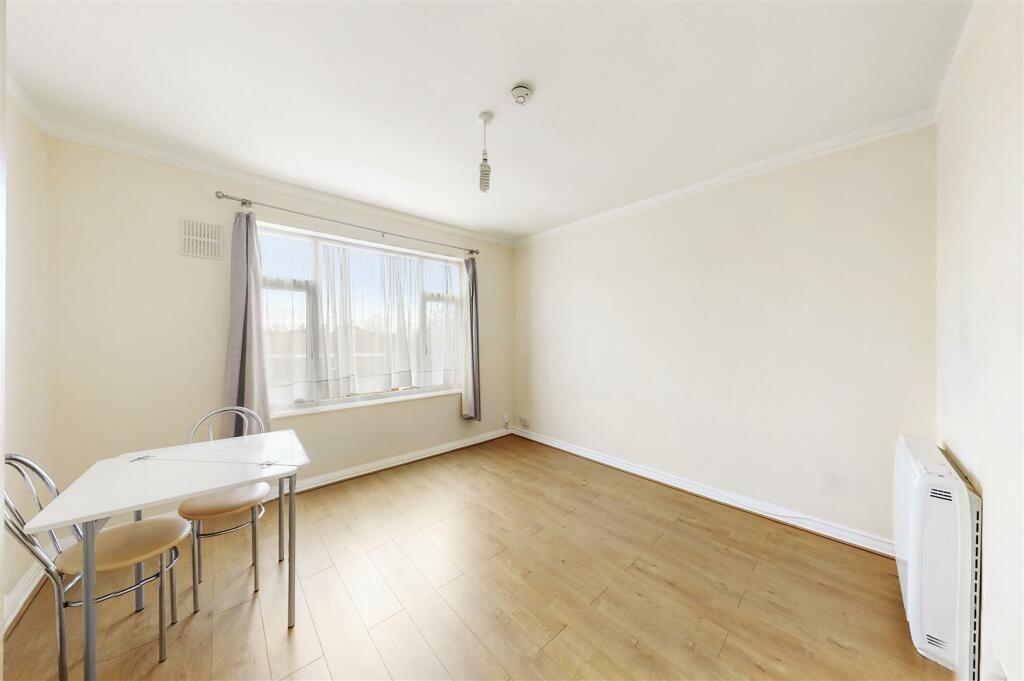 Flat 11, Vale Court - HcjONN0TelzsCnnQPOk7.jpg