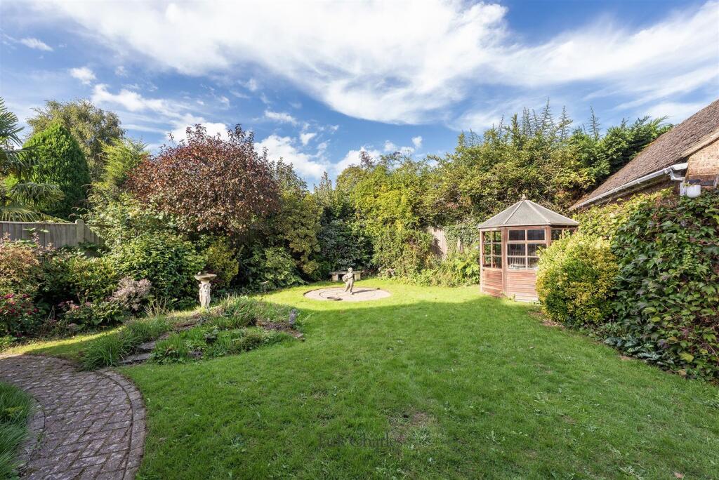 11 Allington Drive, TN10 4HH 016.jpg