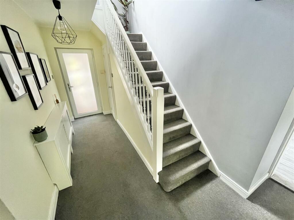 Entrance Hall Aspect 2