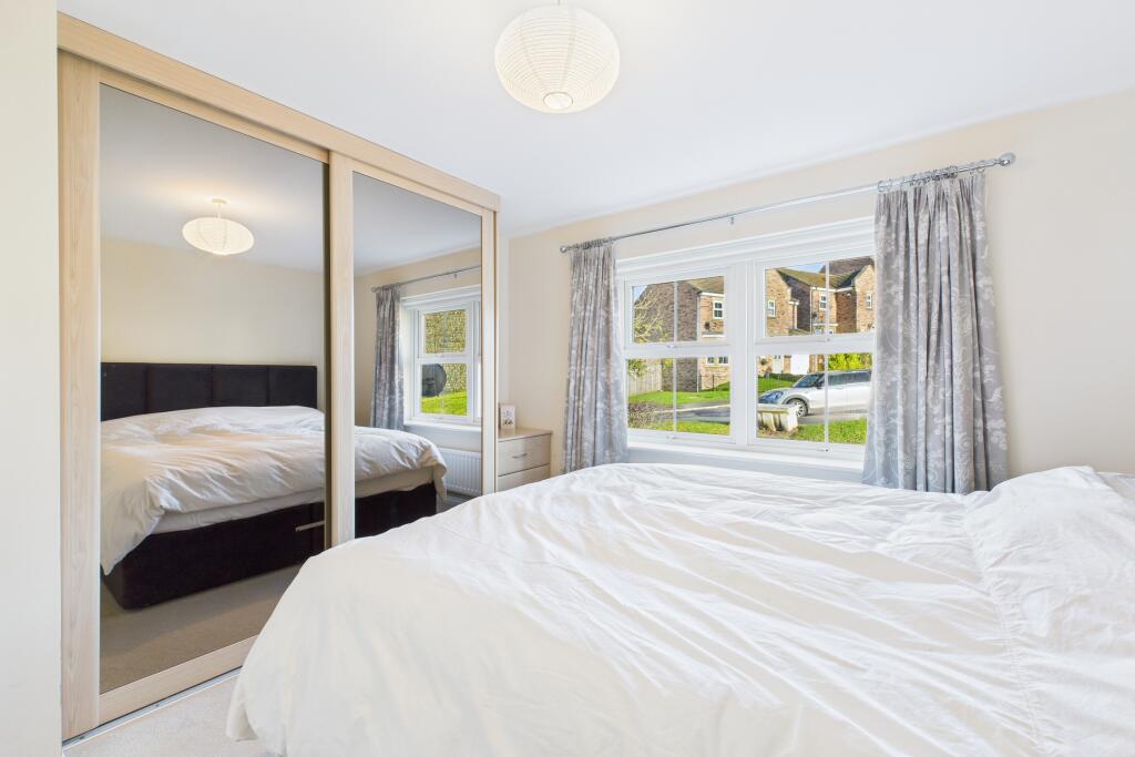 CAM04201G0-PR0118-STILL013