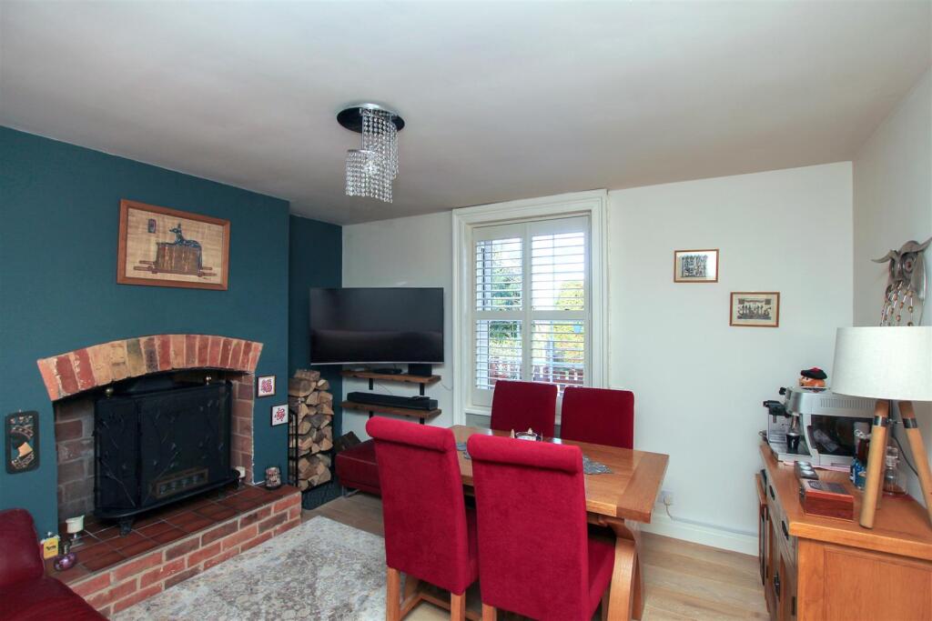 Dining &amp; Family Room - c.JPG