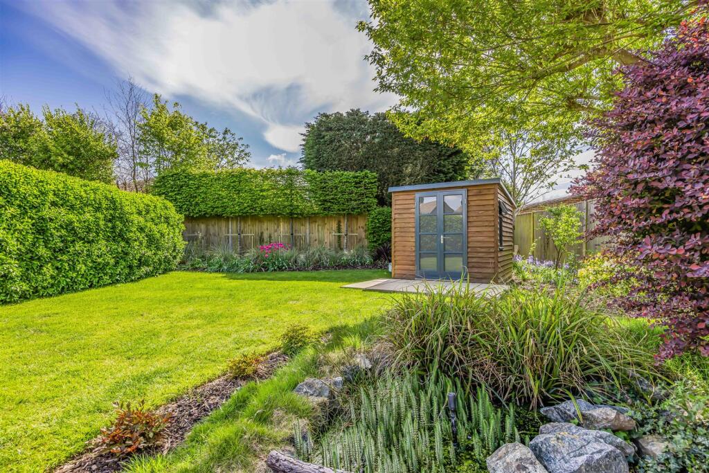 15 Sinah Lane, Hayling Island-Small-PorticoMarketi