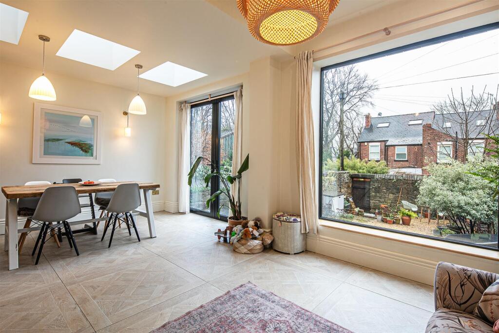 Extended living/dining area