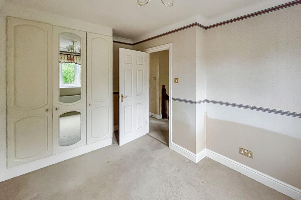 1 Deacon Place, Caterham, Surrey, CR3 5FN