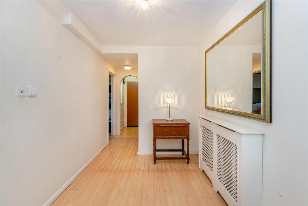 8633610-interior03.jpg