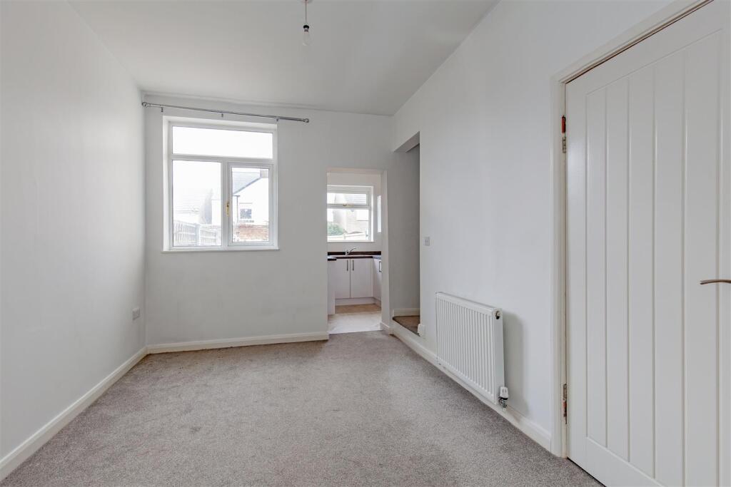 Dining Room-3.jpg