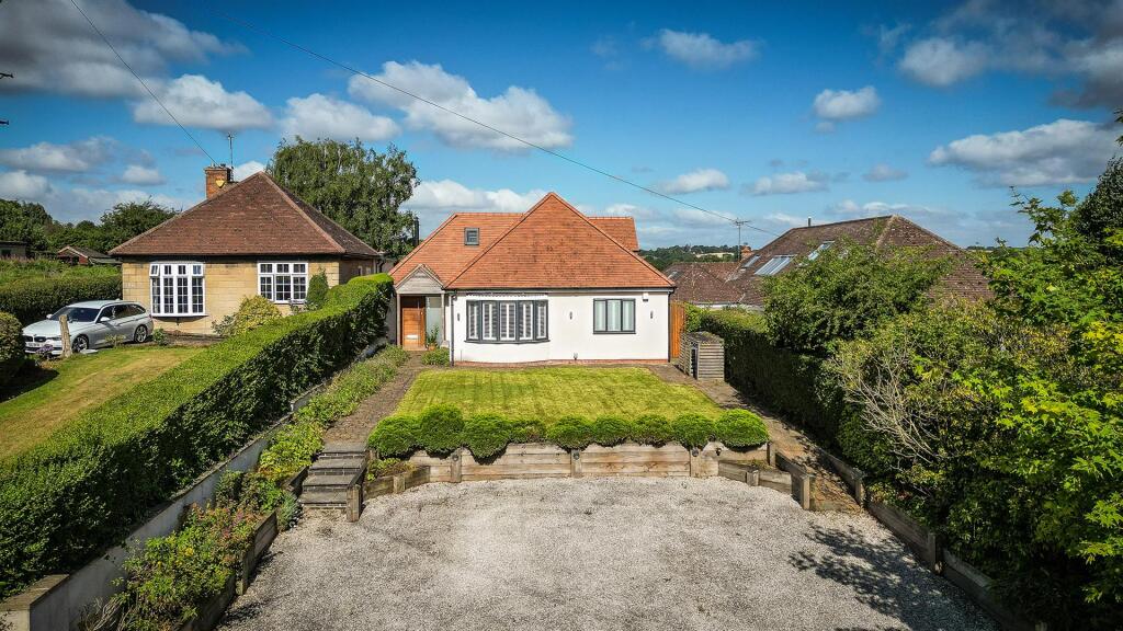Front Garden &amp; Driveway