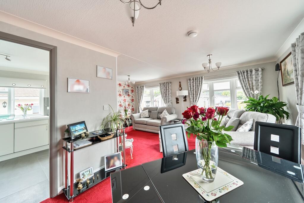 PONT PENTRE PARK LOUNGE DINER