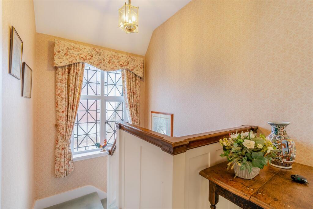 8633871-interior28.jpg