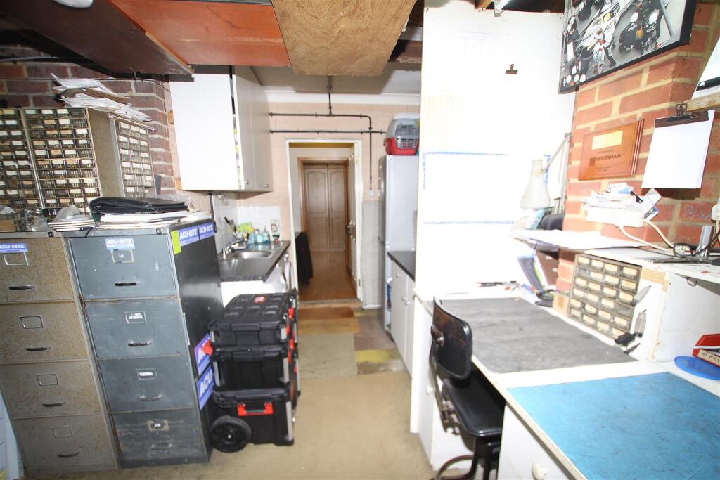 Garage c.jpg