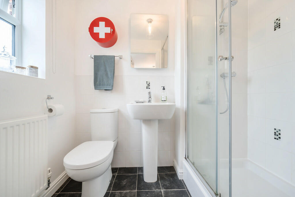 En-suite Shower R...