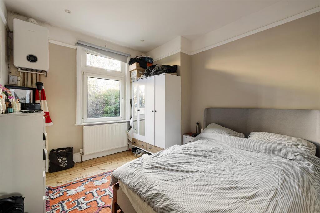 Cavendish Drive, E11