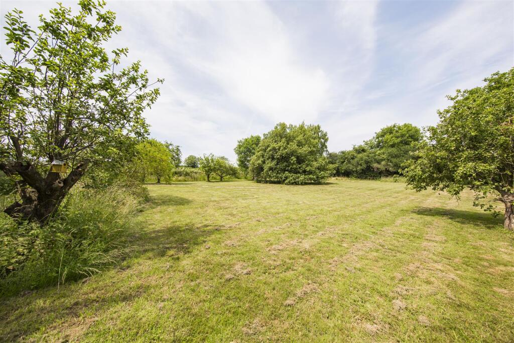 Approx.0.75 acre Plot