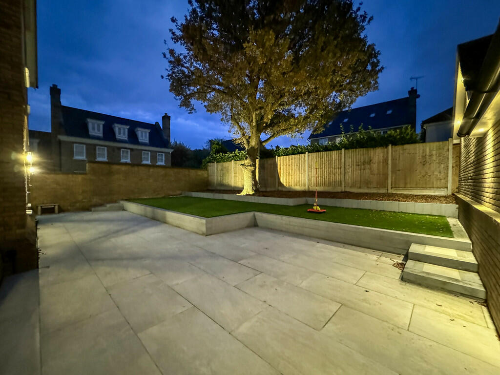 garden night