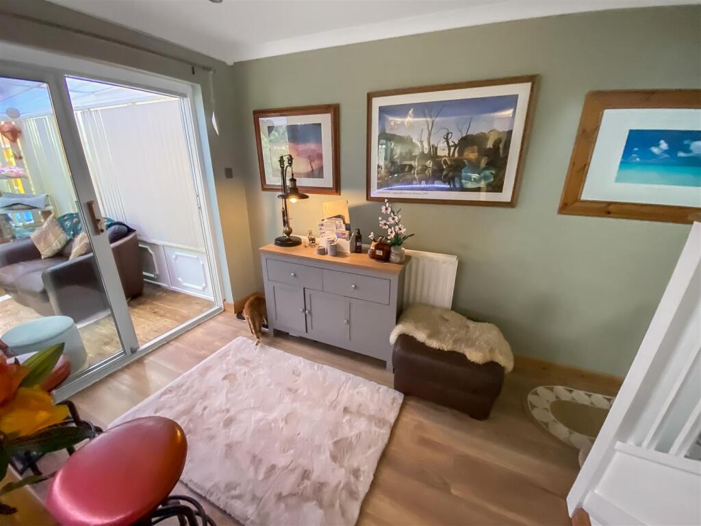 Dining Area.jpg