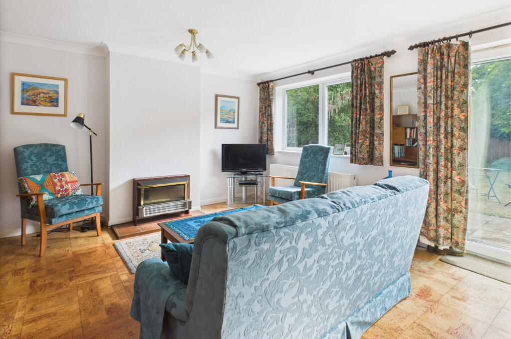 CAM02545G0-PR0445-STILL008