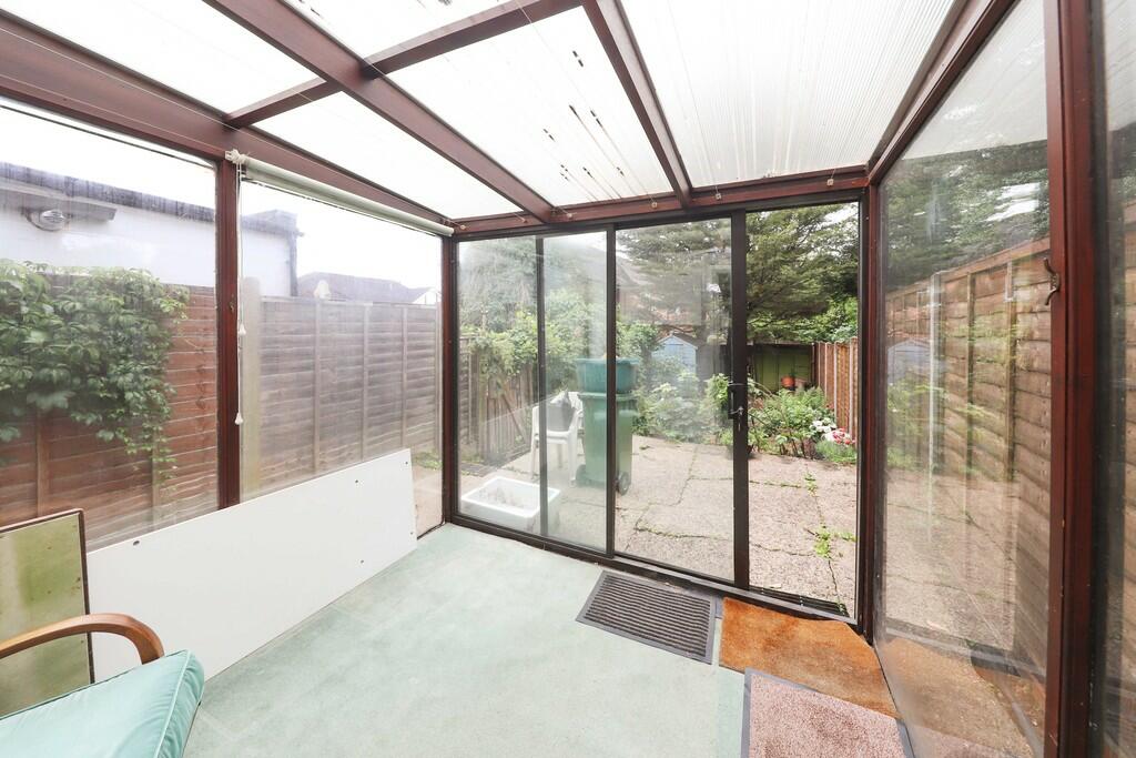 609 Pinner Road (...