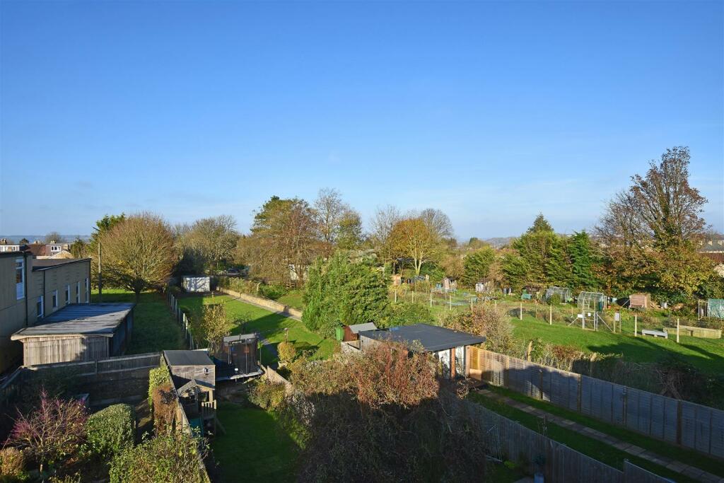 Roof Terrace Rear View.JPG