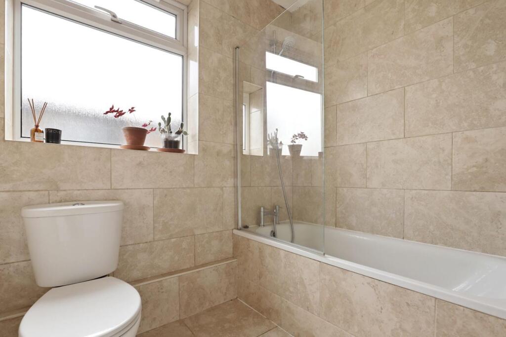 08-7bf2JHPropWorld - 83b Sydenham Road - 24 (1)-me