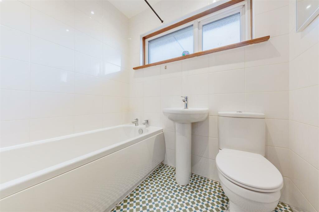 5 Rosemount Road Birkhill-20.JPG