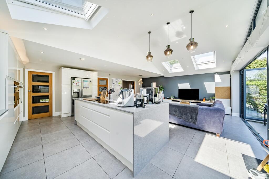 EweMove Sale 175 Dane Road