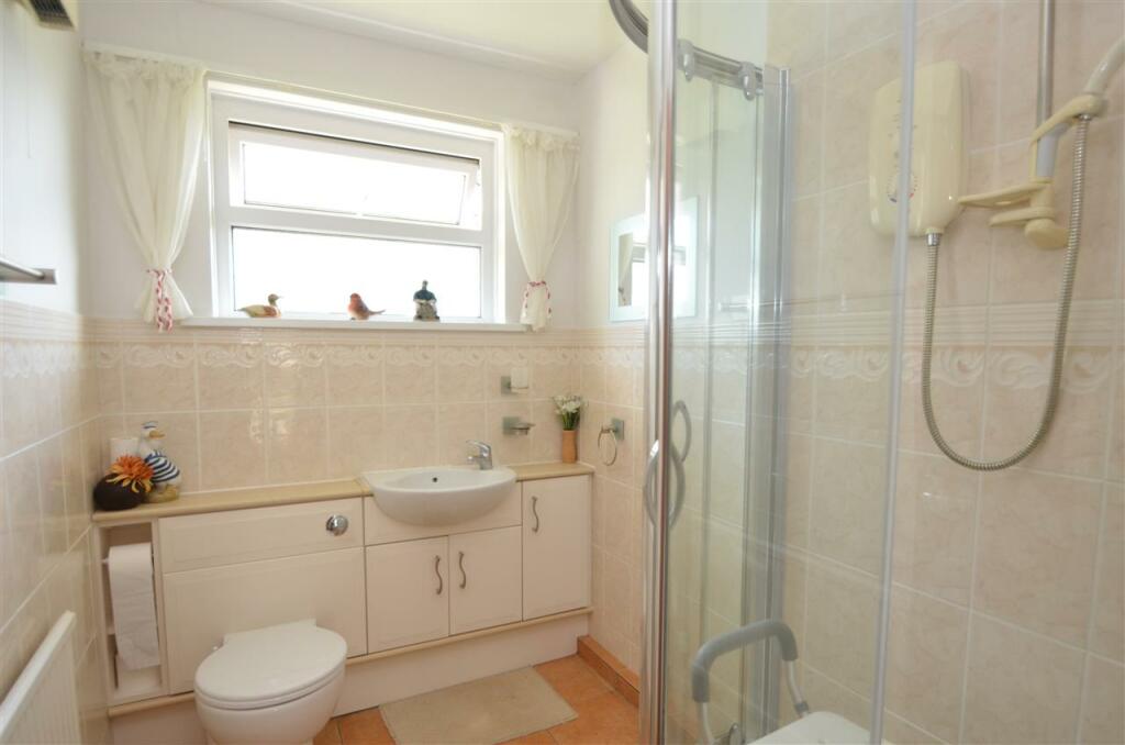 SHOWER ROOM/WC