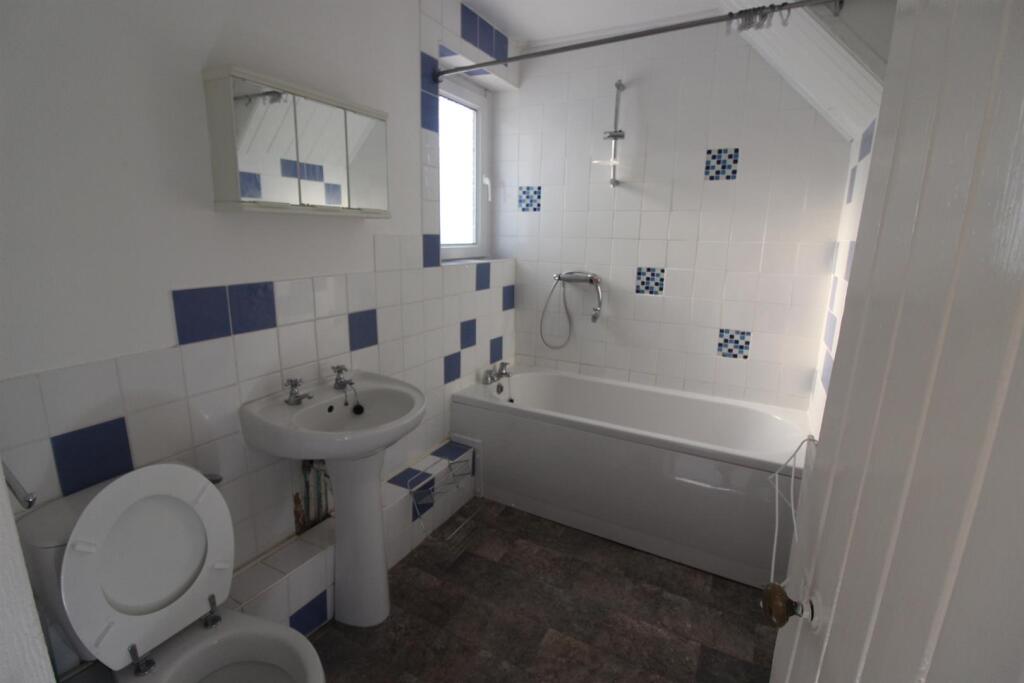 Bathroom.JPG