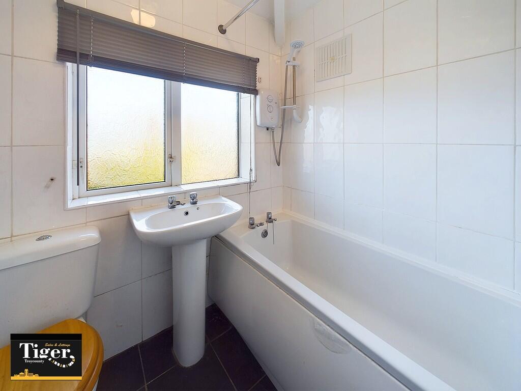 CAM02176G0-PR0470...