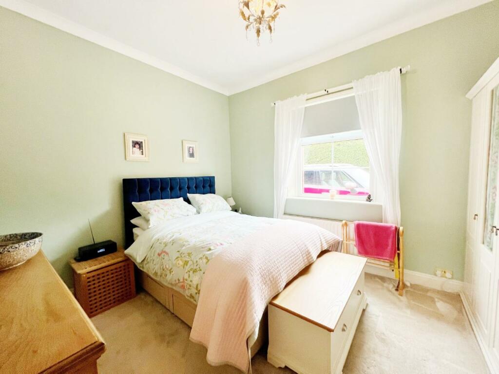 Master Bedroom pic 2.jpg