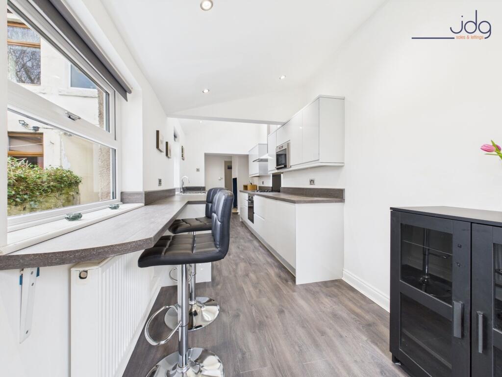 Kitchen - Breakfast Bar