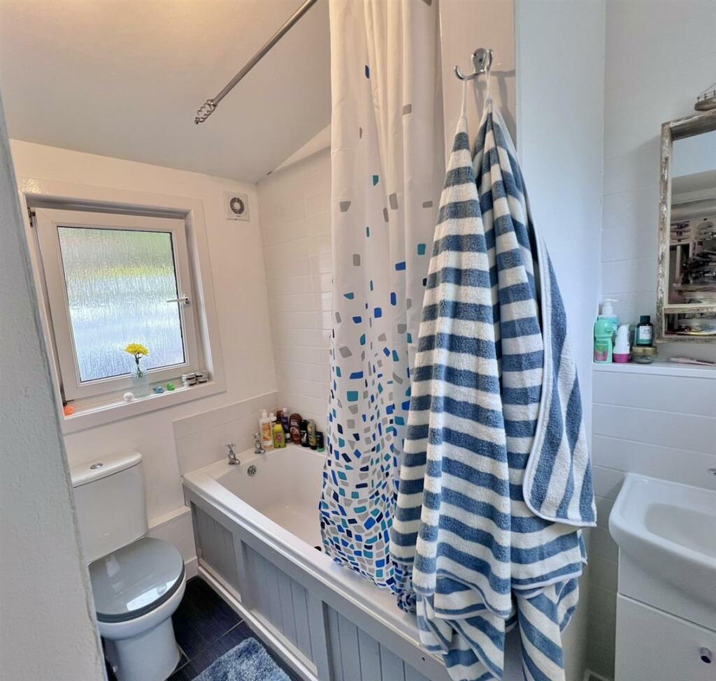 Bathroom.JPG