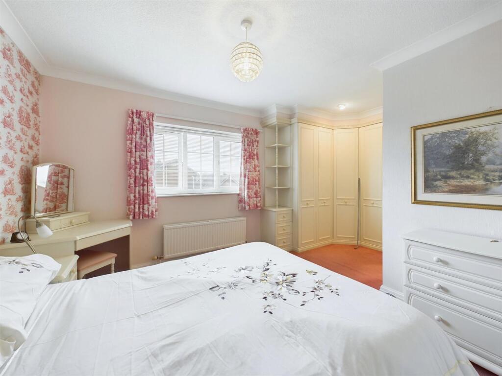Bedroom: