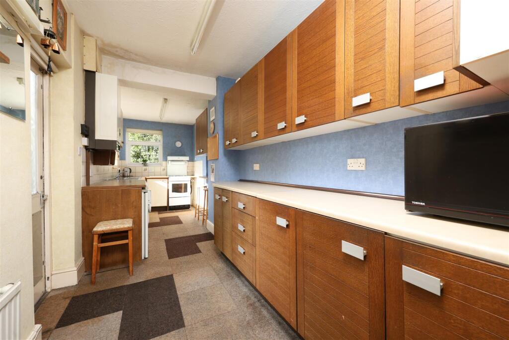 72 Ashgrove Road 10.JPG