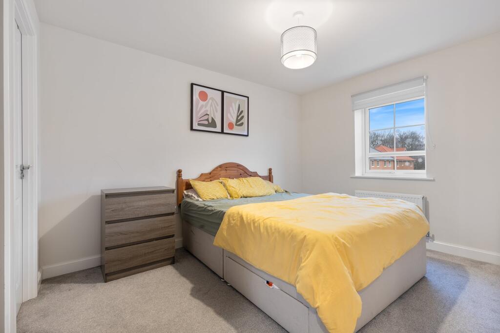 27 Riverside Lane, W