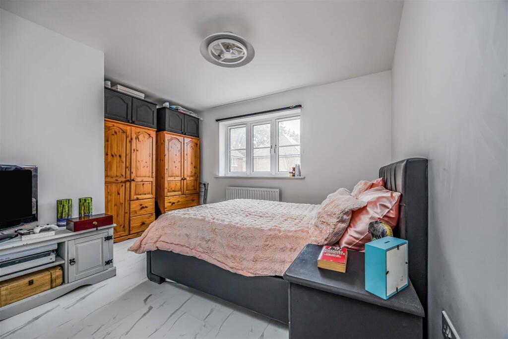 24 Coddington Grove, Waterlooville-Small-PorticoMa