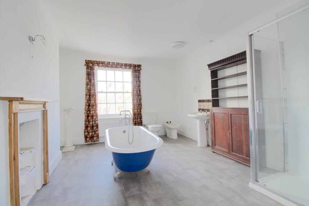 En suite bathroom