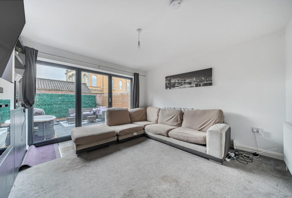 1373855-8-69023b3...