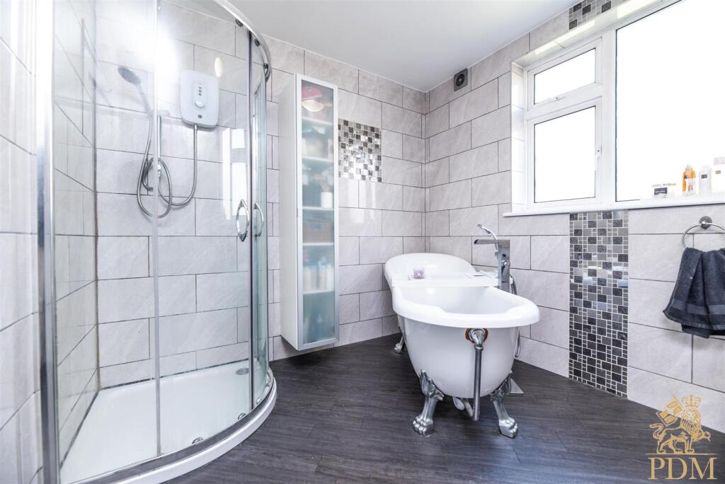 5 Balmoral Crescent Nottingham NG8 2DQ