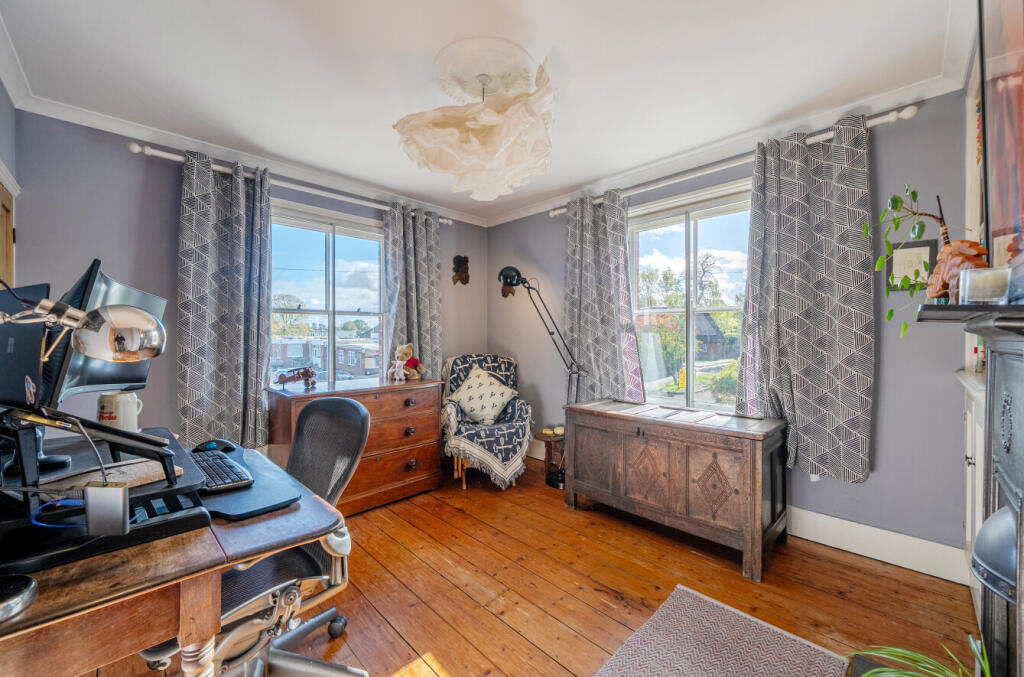 1370747-15-68fb80...