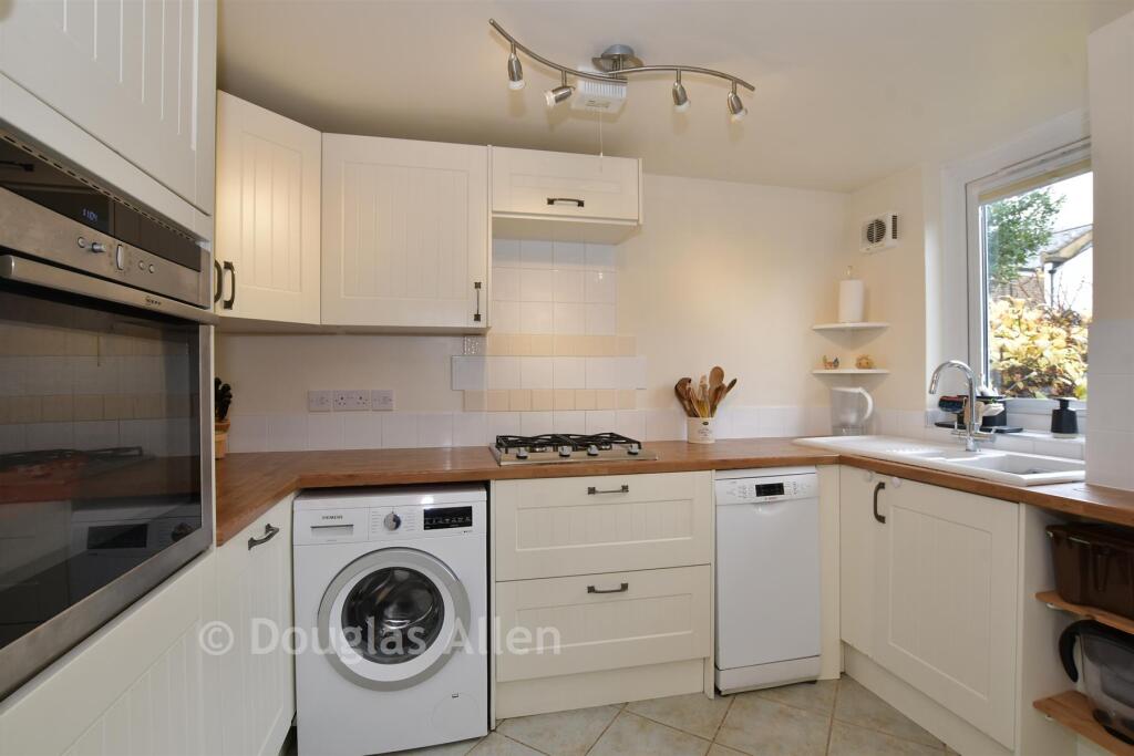 Kitchen/ Breakfast Room