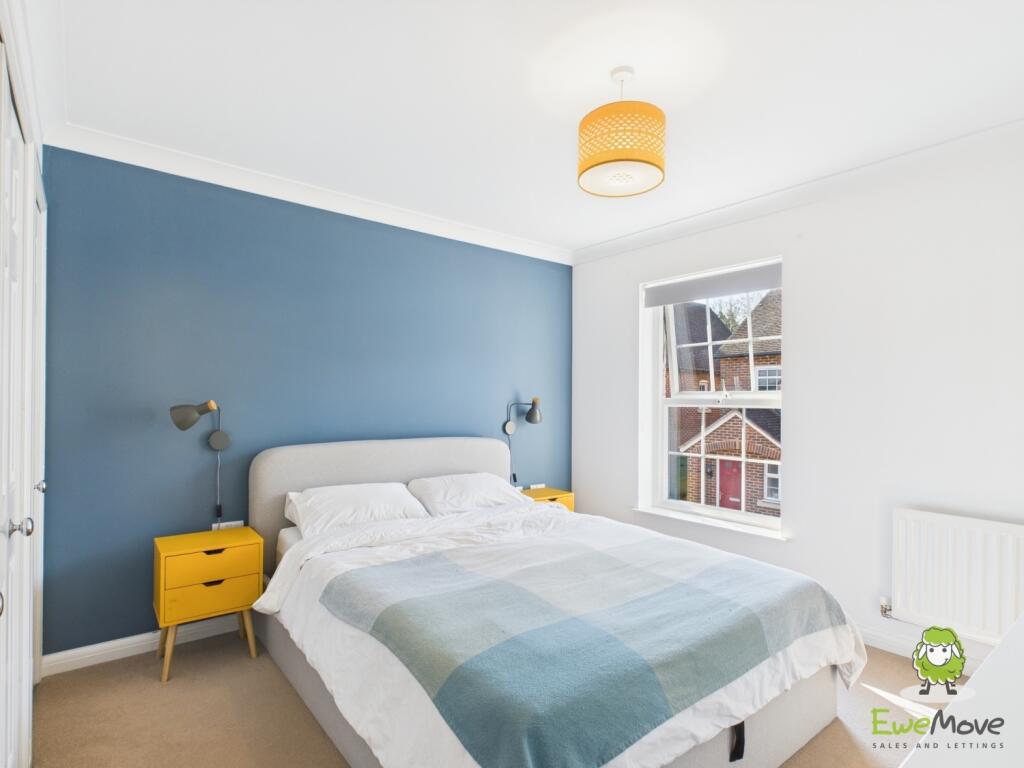 CAM03778G0-PR0199-STILL011