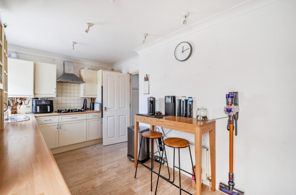 1347584-17-68baf915ee240