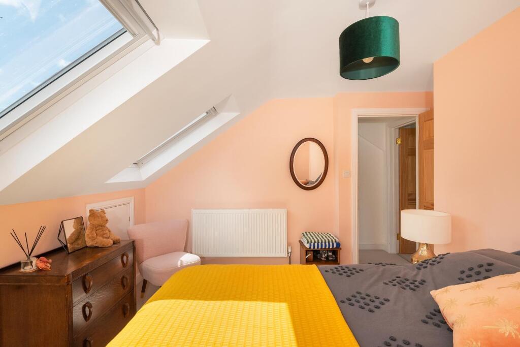1S5R1KE - Bedroom H.jpg