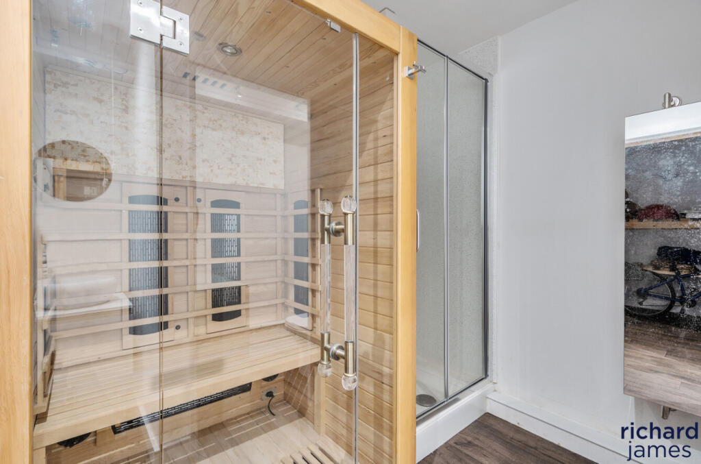 e4dabb18f5a74bc593cad2f95a3c0920