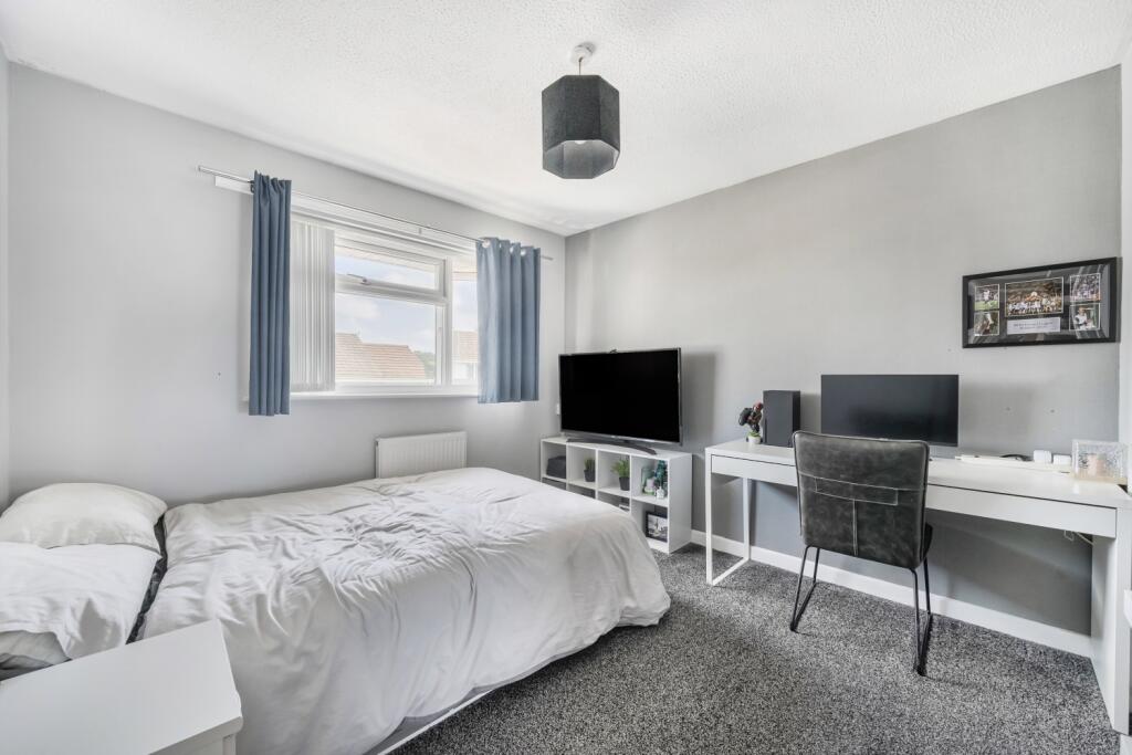 1330498-1-68820a862b25f