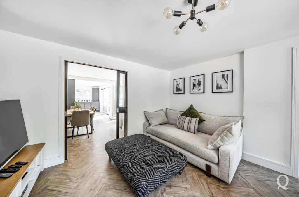 c0cd24eb-cb40-474...